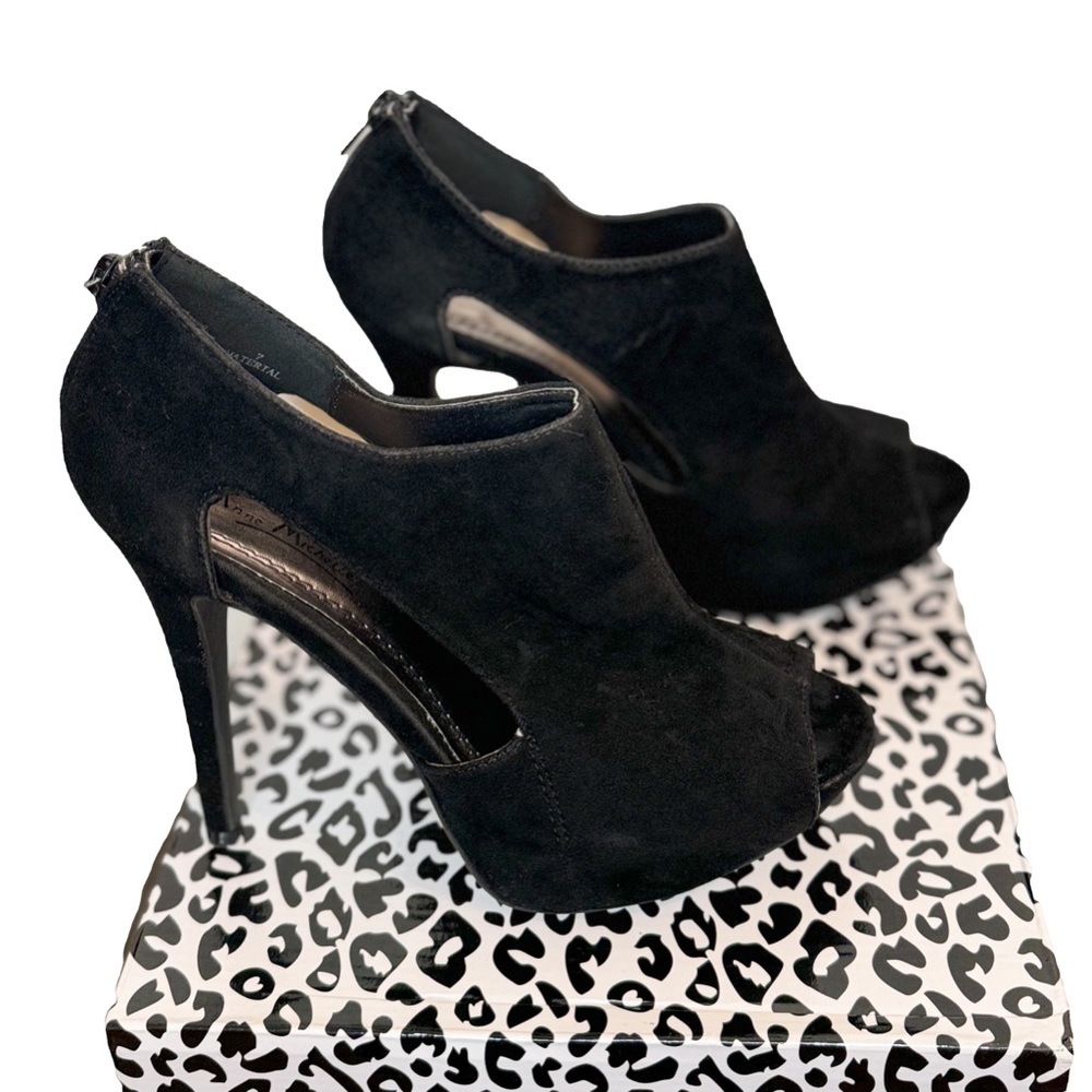 Anne Michelle black  women’s peep toe heels Size 7